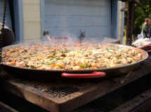 Marks_Paella_Party_1-18-04_002rs.jpg (47126 bytes)