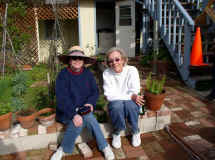 Mark's Paella Party 1-18-04 008rs.jpg (63395 bytes)